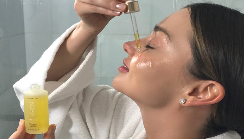 Dầu dưỡng da mặt có thể thay thế kem dưỡng ẩm không?