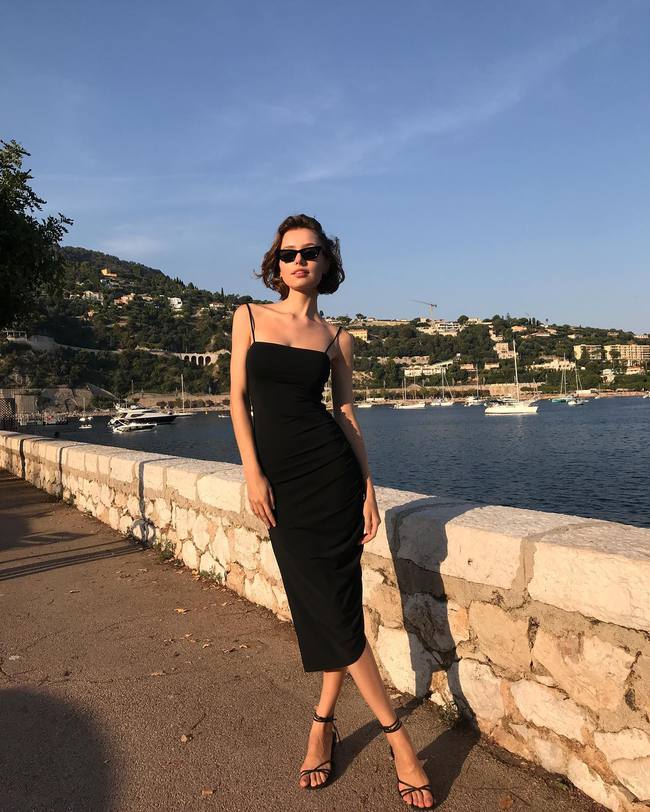 12 set váy diện cùng cao gót sandals cho mùa hè từ thời trang của gái Pháp - Ảnh 12