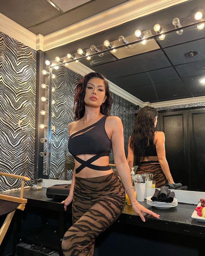 Thời trang xa xỉ của hội siêu giày châu Á ở Mỹ trong chương trình Bling Empire - Ảnh 7