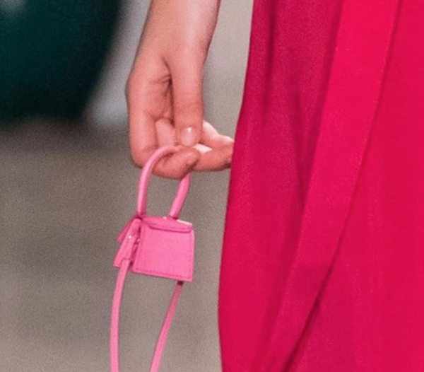 Diesel ra mắt quần jeans liền boots, netizen bối rối: 