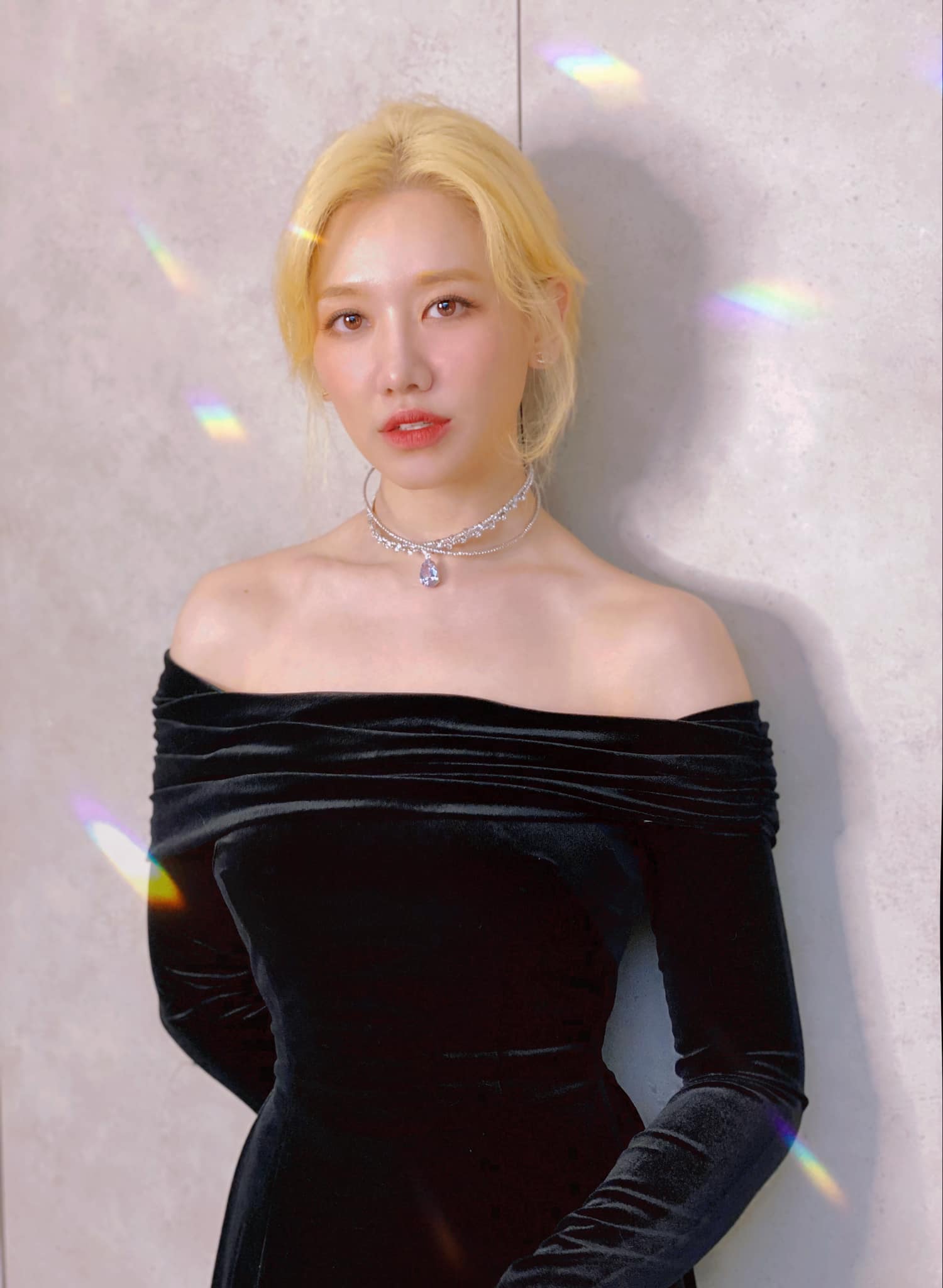 Hariwon đổi màu tóc liên tục để trông tươi trẻ hơn nhưng không phải lúc nào cũng thành công - Ảnh 6