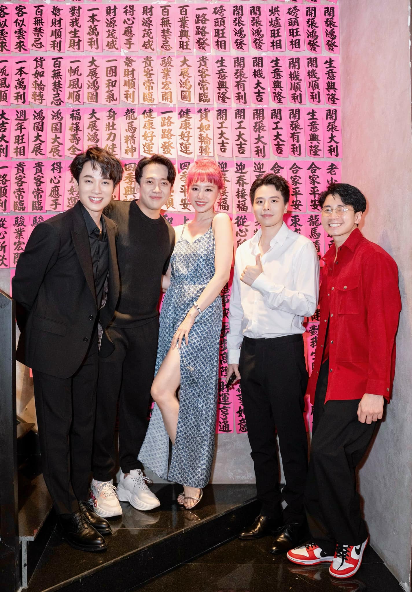 Hariwon đổi màu tóc liên tục để trông tươi trẻ hơn nhưng không phải lúc nào cũng thành công - Ảnh 1