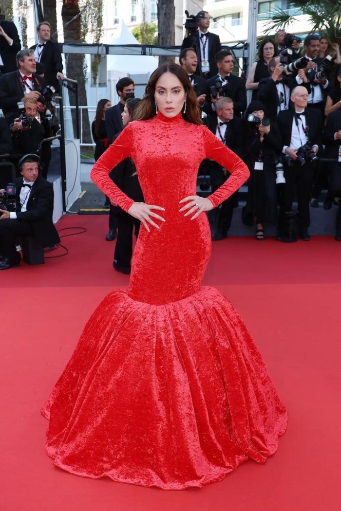 Tại sao những ngôi sao này có thể đủ dũng cảm diện trang phục này đến LHP Cannes 2022? - Ảnh 8