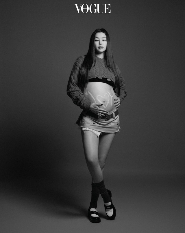 Hoa hậu đẹp nhất Hàn Quốc Honey Lee táo bạo khoe bụng bầu trên tạp chí Vouge Hàn Quốc - Ảnh 5