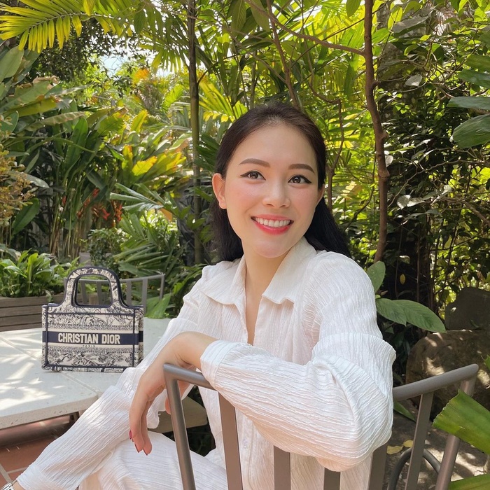 Linh Rin - Con dâu tiếp theo nhà chồng Hà Tăng có gu thời trang thanh lịch, quý phái chuẩn hào môn - Ảnh 8