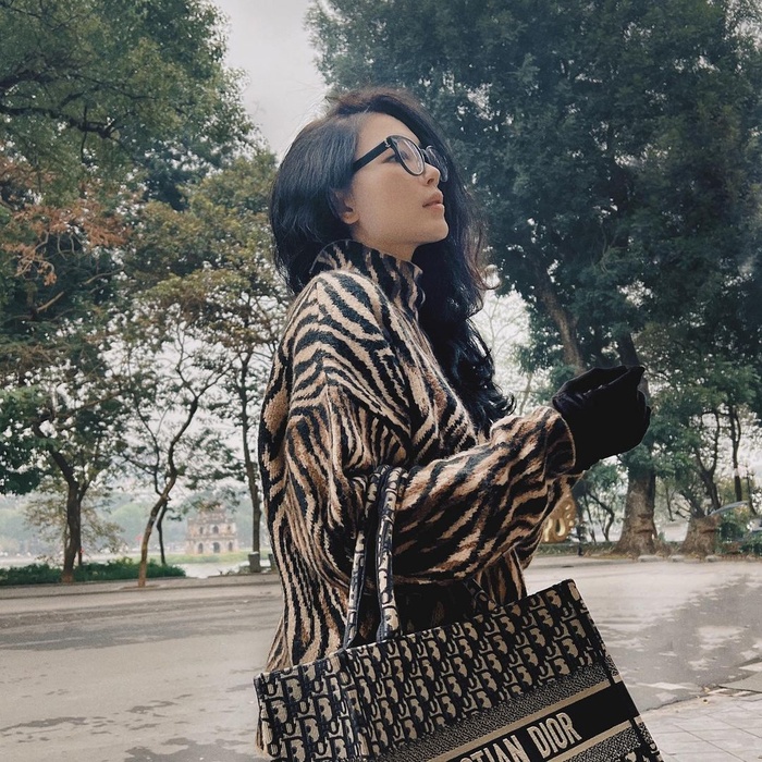 Linh Rin - Con dâu tiếp theo nhà chồng Hà Tăng có gu thời trang thanh lịch, quý phái chuẩn hào môn - Ảnh 9