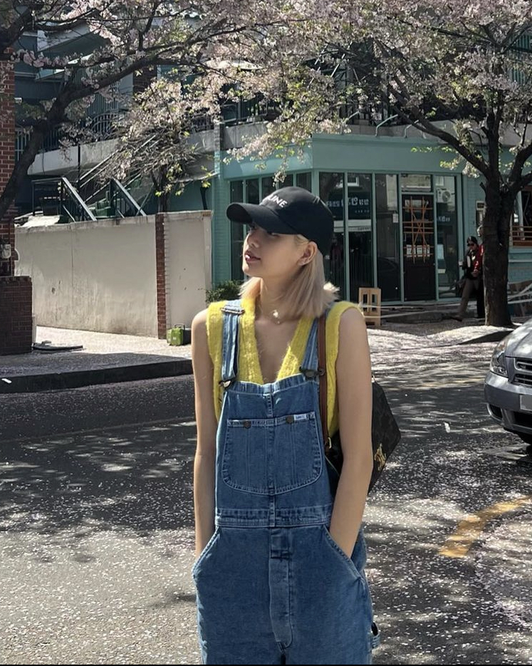 Sao Hàn ngày càng táo bạo: Chuộng áo khoét lưng, ngắn ngang ngực để chống nóng ngày hè - Ảnh 9