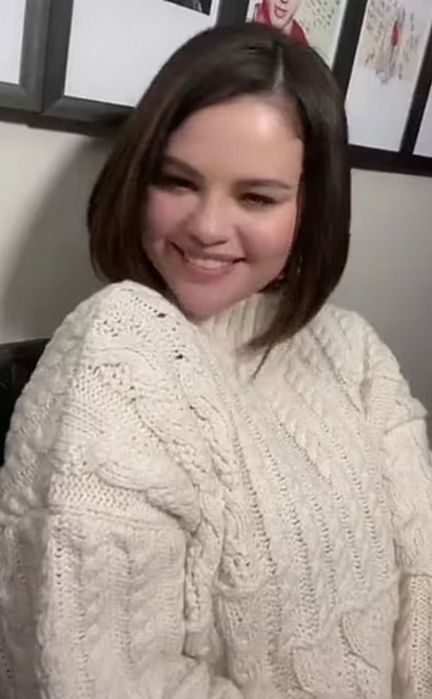 Lộ hình ảnh cùng nghỉ mát trên du thuyền, fan càng chắc chắn Selena Gomez từng mặc áo len Chris Evan - Ảnh 3