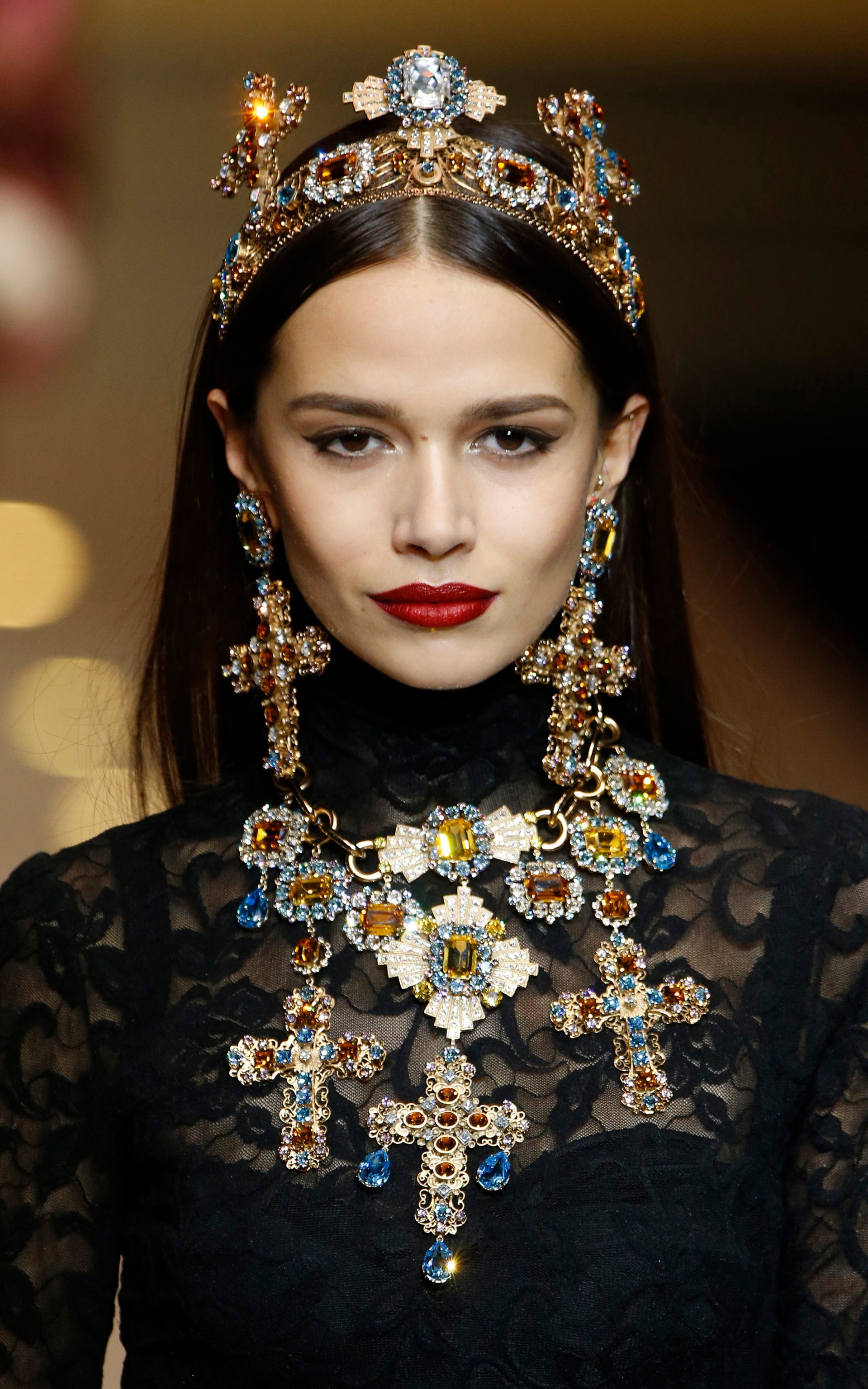 Surrealist Fashion - Thời trang siêu thực và những điều có thể bạn chưa biết - Ảnh 1