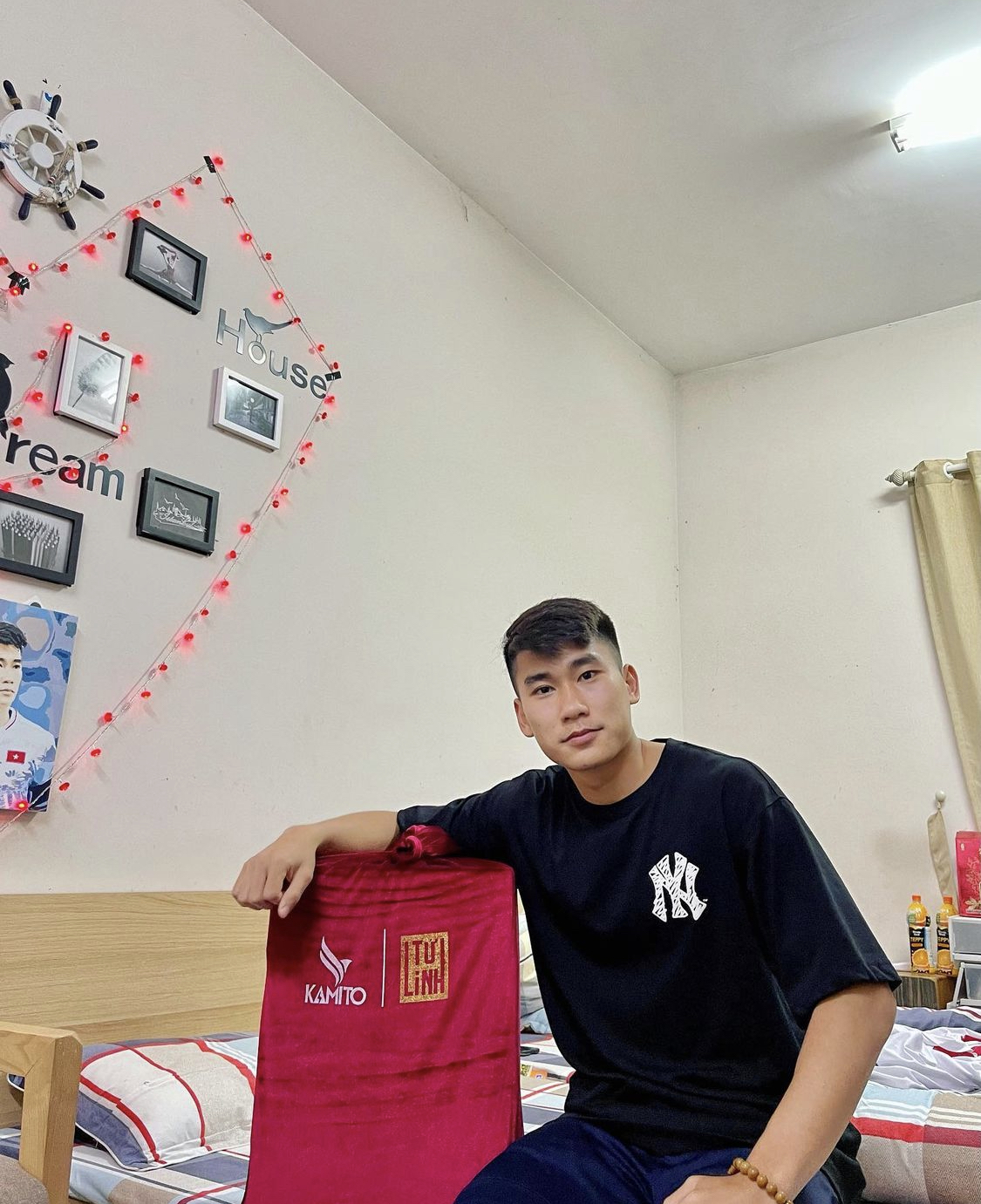 Gu thời trang dàn cầu thủ gen Z đội tuyển Việt Nam: Tiến Linh, Văn Toàn là 