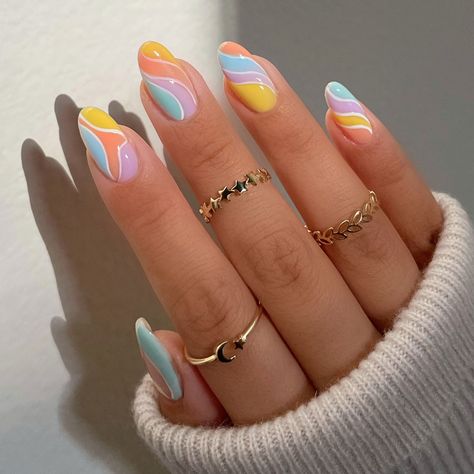 7 xu hướng nail màu sắc đang được Gen Z 