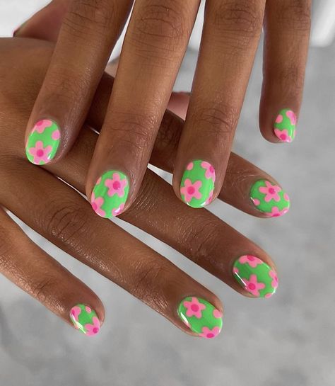 7 xu hướng nail màu sắc đang được Gen Z 