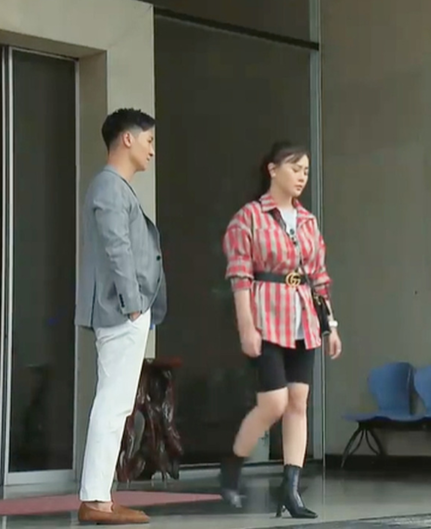 Bị gọi là thảm họa thời trang phim Việt nhưng Phương Oanh vẫn tự tin ra mắt BST công sở tự thiết kế - Ảnh 1