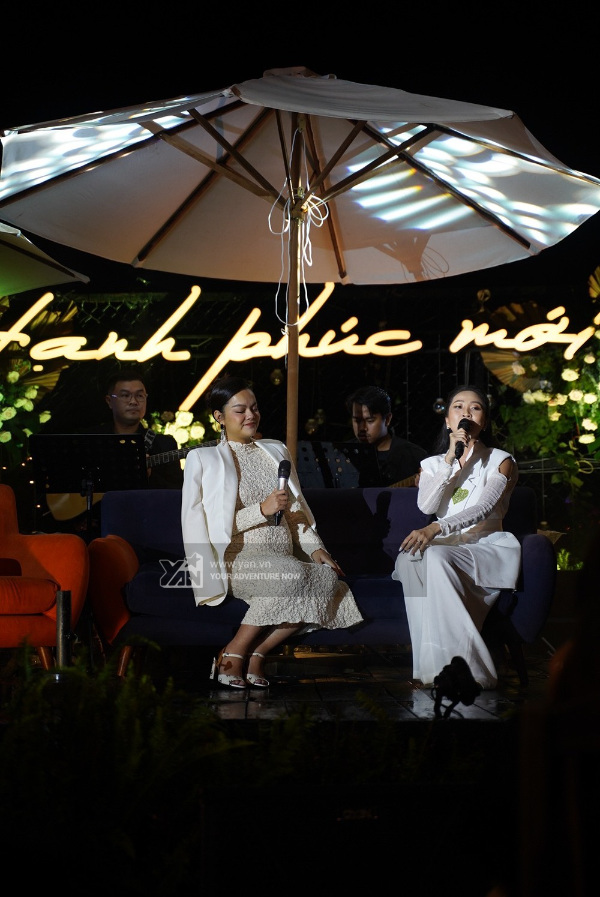 Cách Phạm Quỳnh Anh giấu bụng bầu siêu đỉnh: Chụp ảnh khoe lưng, 