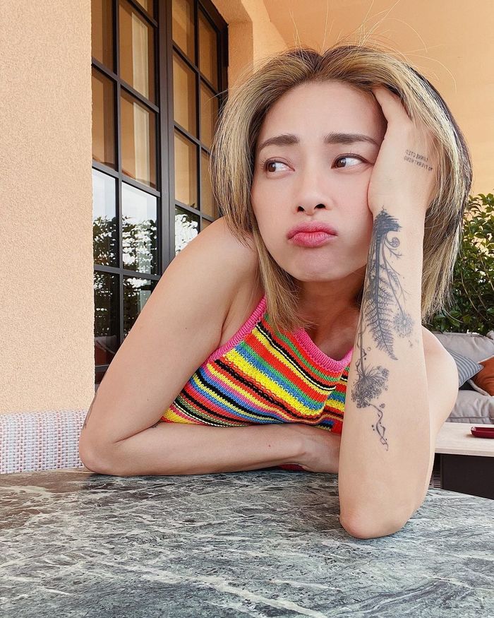 Hình xăm mỹ nhân Việt: Ngô Thanh Vân xăm kín đùi, nhiều sao nữ chuộng vị trí hiểm hóc - Ảnh 3