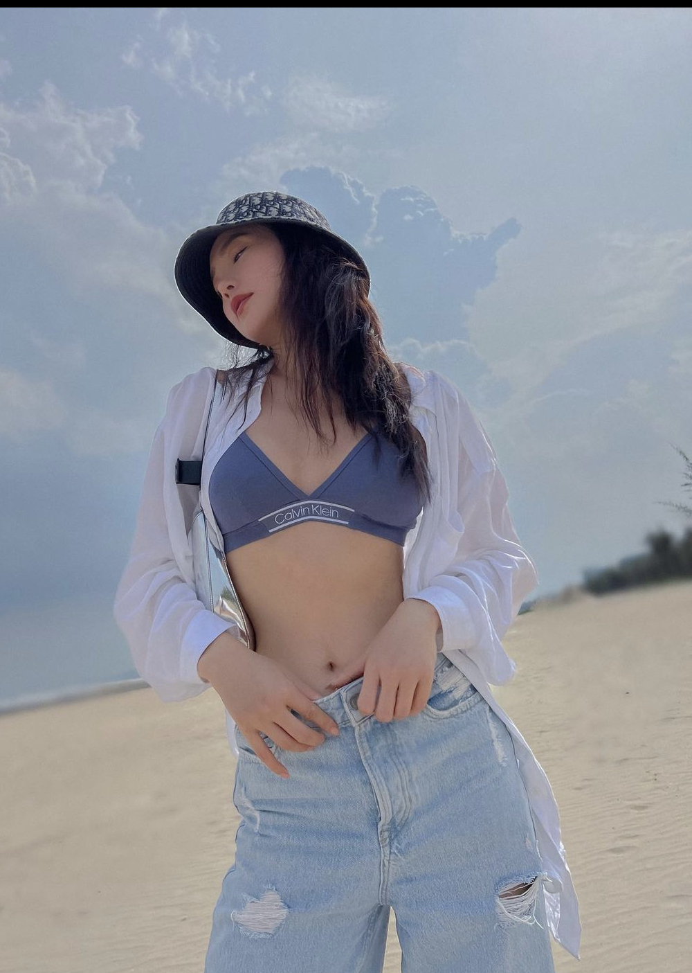 Học Minh Hằng bí quyết trẻ đẹp dù bước sang tuổi 30+ nhờ cách ăn mặc  - Ảnh 6