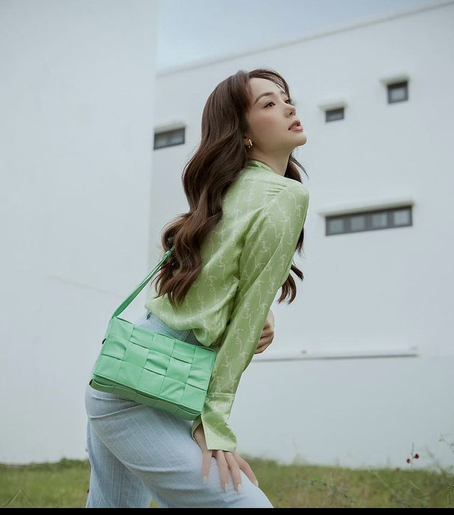 Học Minh Hằng bí quyết trẻ đẹp dù bước sang tuổi 30+ nhờ cách ăn mặc  - Ảnh 4