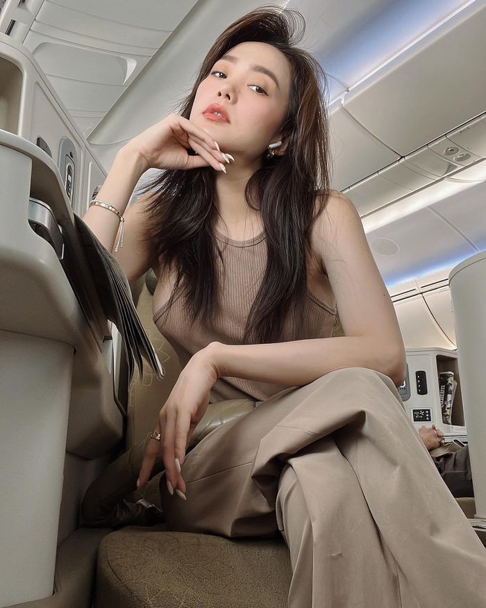 Học Minh Hằng bí quyết trẻ đẹp dù bước sang tuổi 30+ nhờ cách ăn mặc  - Ảnh 1