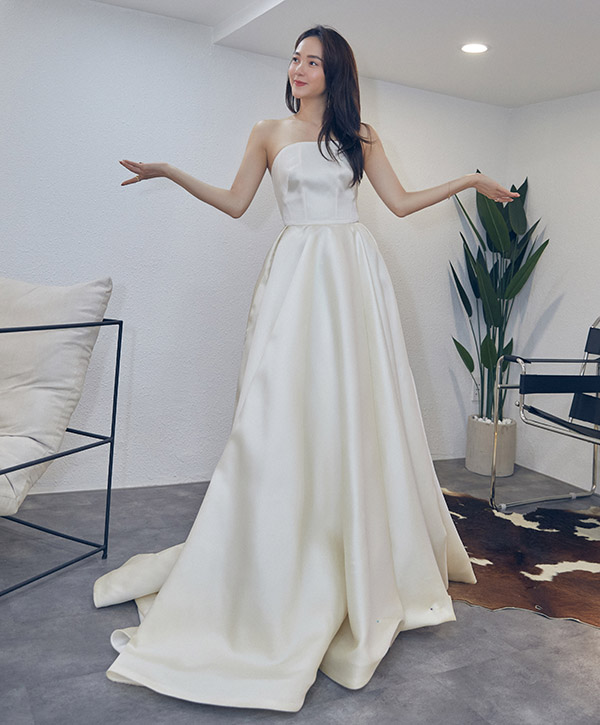 Học Minh Hằng bí quyết trẻ đẹp dù bước sang tuổi 30+ nhờ cách ăn mặc  - Ảnh 2