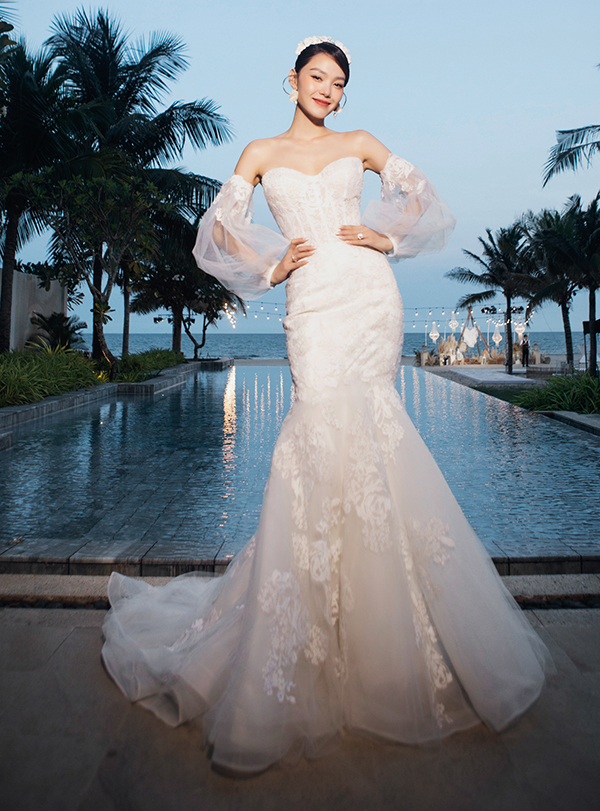 Minh Hằng chi hơn nửa tỷ cho 2 bộ váy cưới đều thuộc thương hiệu danh giá - Ảnh 1