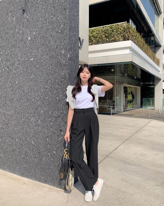 4 Công thức phối đồ công sở cho ngày nóng đỉnh điểm: Mát mẻ mà vẫn 