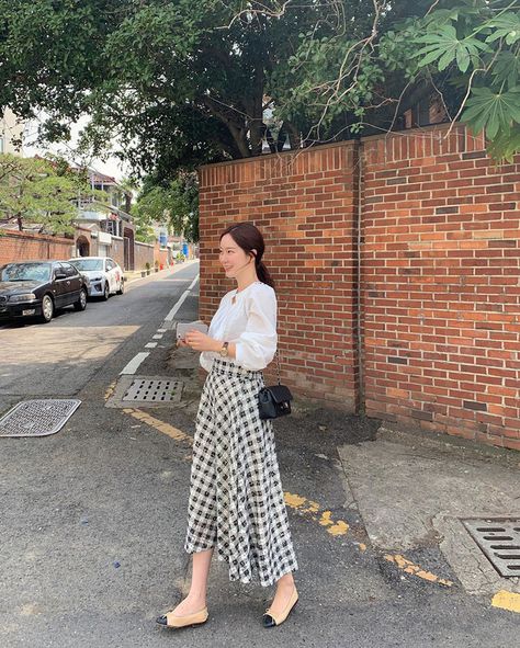 4 Công thức phối đồ công sở cho ngày nóng đỉnh điểm: Mát mẻ mà vẫn 