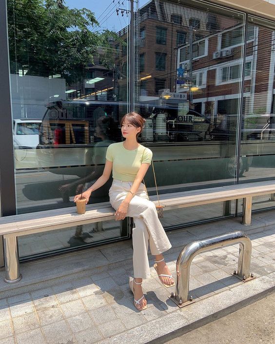 4 Công thức phối đồ công sở cho ngày nóng đỉnh điểm: Mát mẻ mà vẫn 