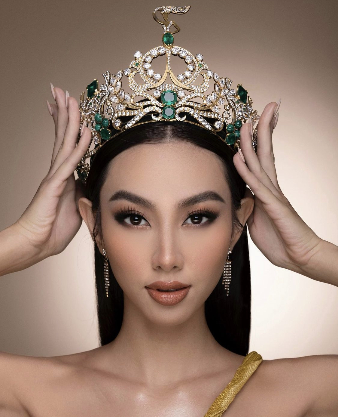 Miss Universe 2021 đến Việt Nam: Nhan sắc 