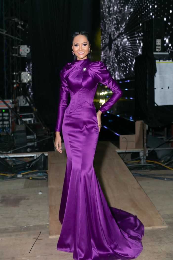 Chia sẻ khá hồi hộp với vai trò MC nhưng H'hen Niê đã hoàn thành rất tốt vai trò của mình.