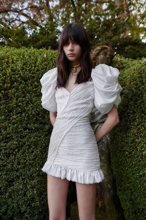 Bước qua mùa hạ cùng 10 set đồ trắng đơn giản mà nâng cấp visual cực đỉnh - Ảnh 2