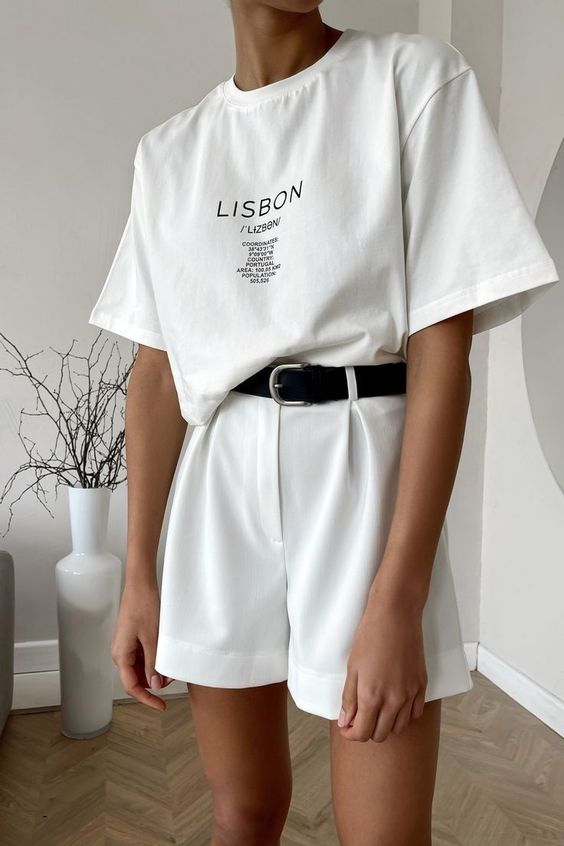 Bước qua mùa hạ cùng 10 set đồ trắng đơn giản mà nâng cấp visual cực đỉnh - Ảnh 2