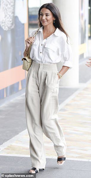 Bước qua mùa hạ cùng 10 set đồ trắng đơn giản mà nâng cấp visual cực đỉnh - Ảnh 3