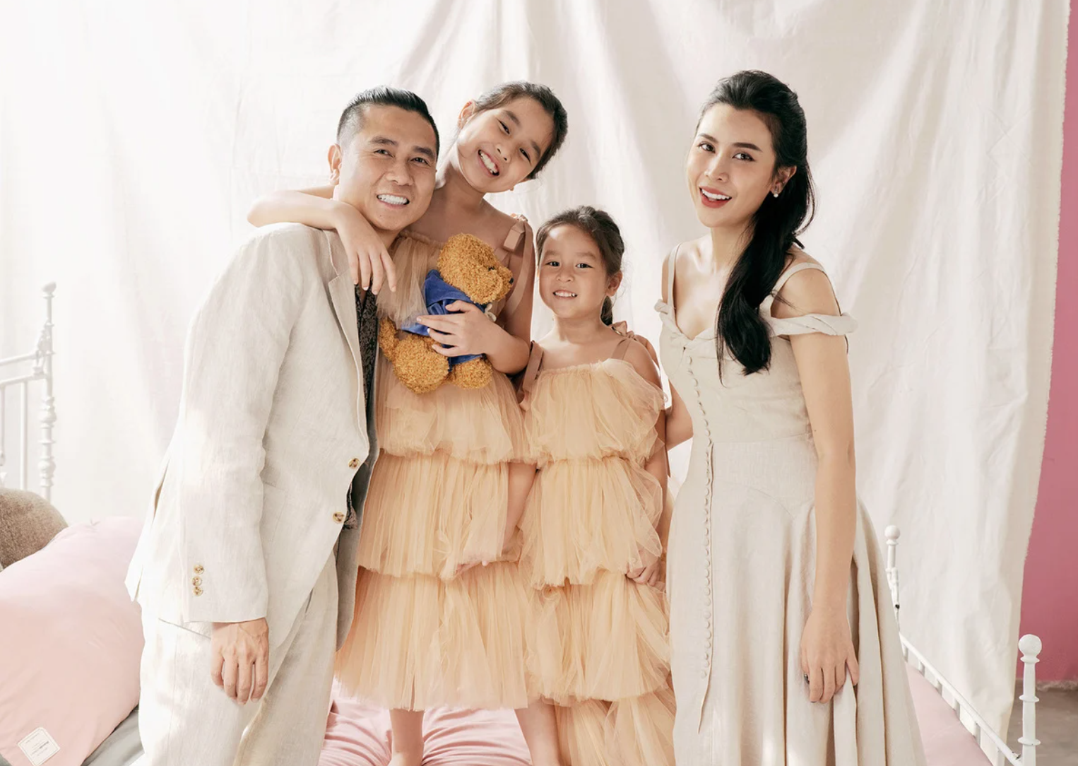 Thời trang đồng điệu của Hồ Hoài Anh và Lưu Hương Giang: Từng muốn tan rồi hợp vì nghĩ đến các con - Ảnh 2