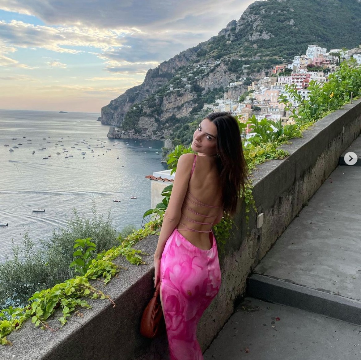 Flossing dress: Vũ khí khếu gợi mùa hè cùng dây nhợ và váy cut-out - Ảnh 1