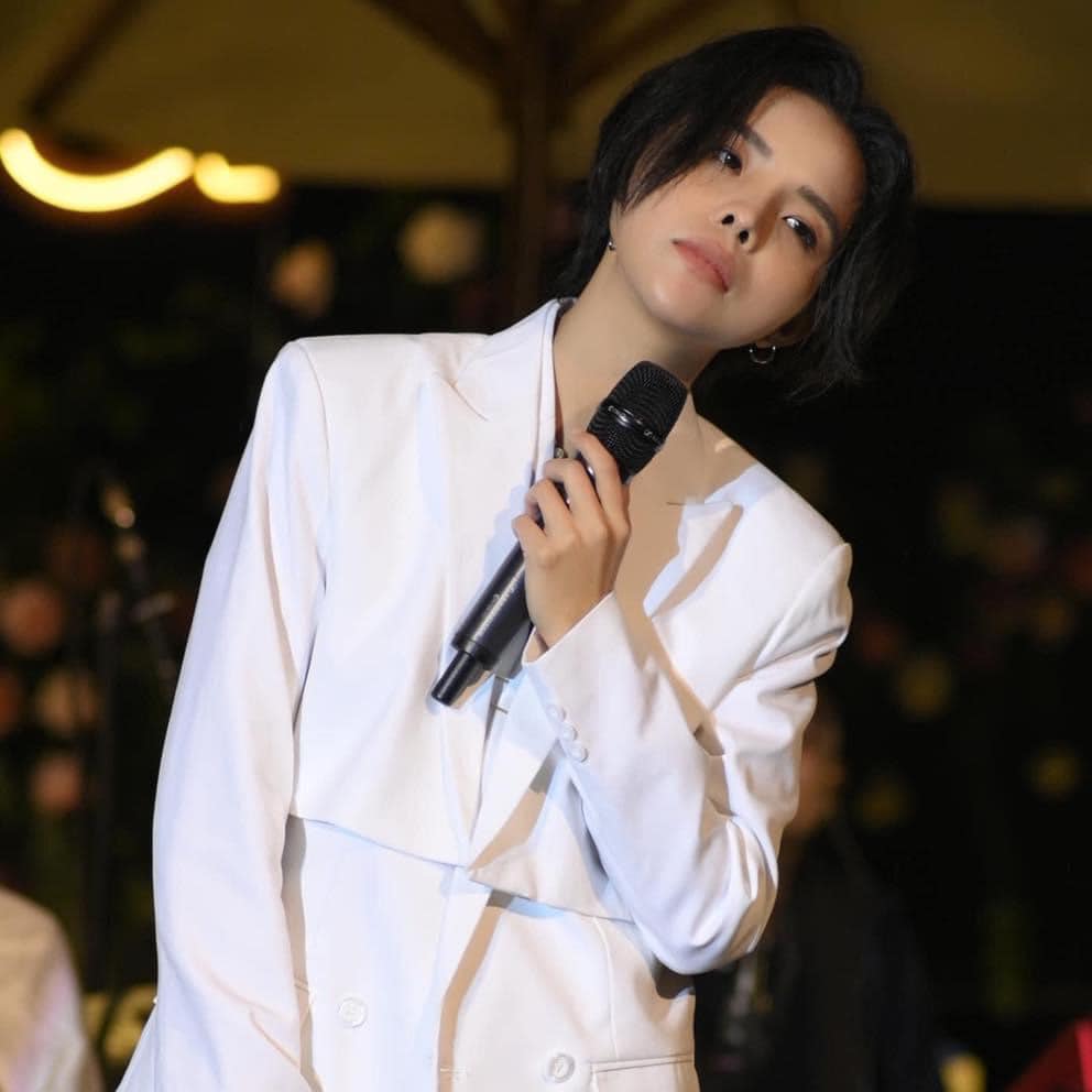 Ai muốn làm cô dâu của 