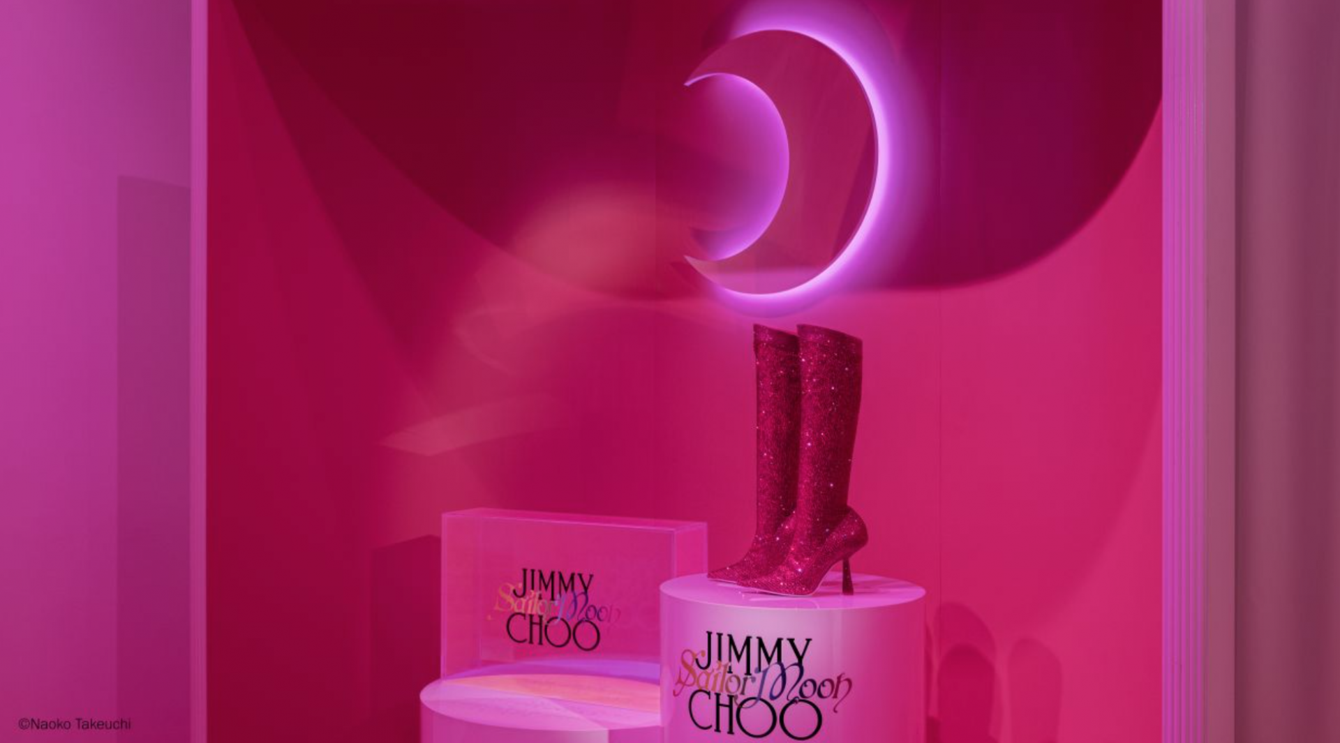 Siêu phẩm boots Thuỷ thủ Mặt Trăng từ Jimmy Choo và tác giả của 