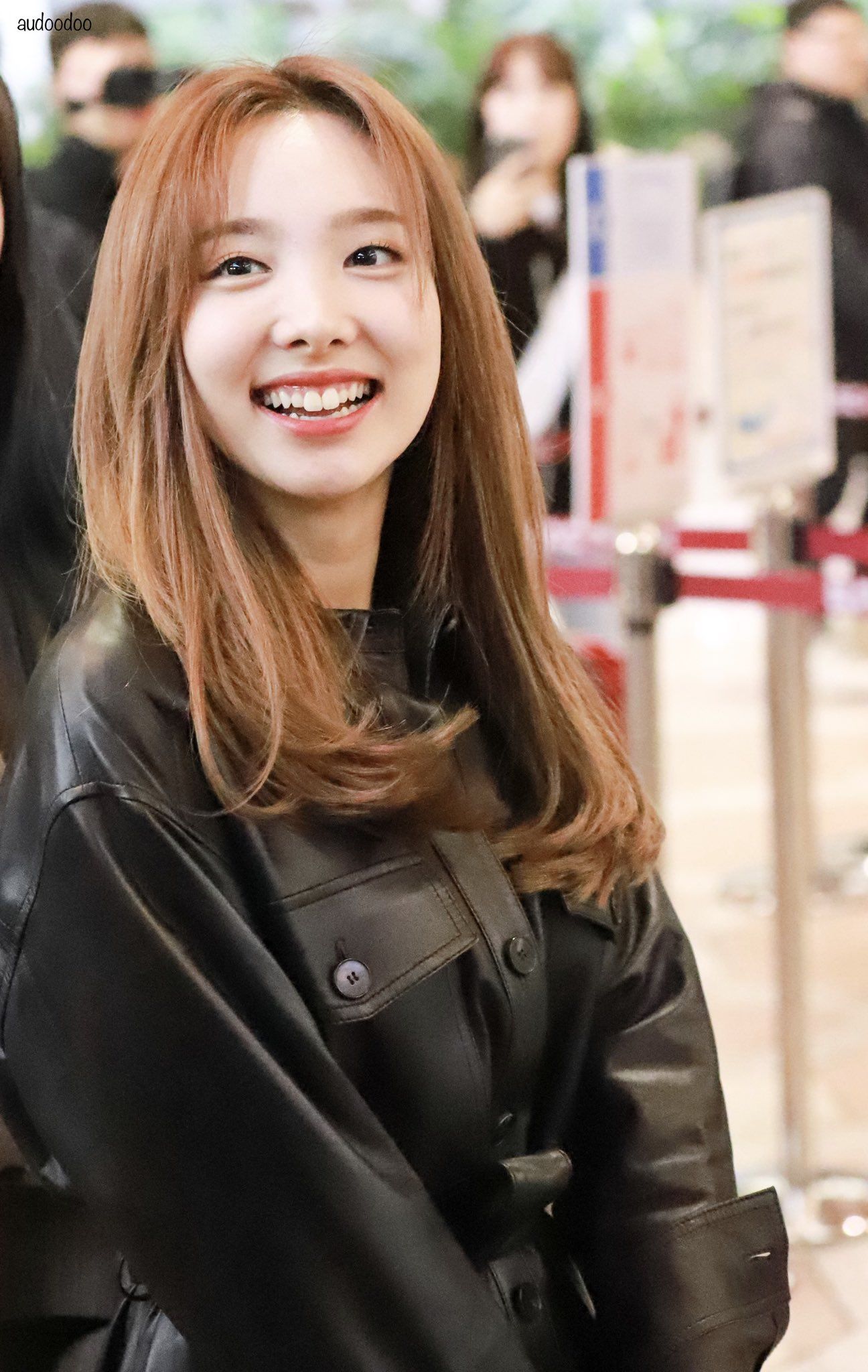 Xu hướng nhuộm tóc 2022: 8 màu nhuộm giúp làn da trắng hồng rạng rỡ tự nhiên nhất - Ảnh 1