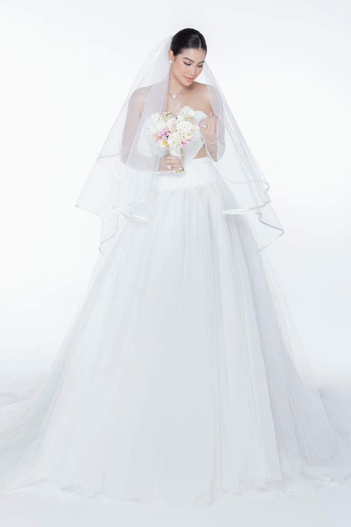 Dàn HLV The Face Vietnam diện váy cưới: Phạm Hương ngày càng nhuận sắc, Minh Hằng quyến rũ kiêu sa - Ảnh 4