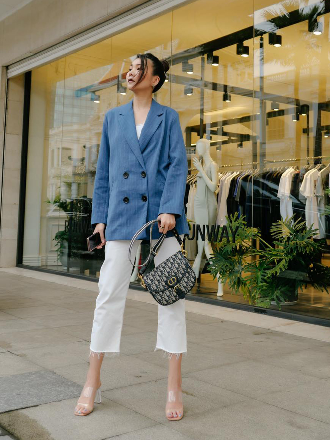 Gợi ý 10 outfit công sở từ sở thích phối đồ với blazer của Thanh Hằng - Ảnh 10