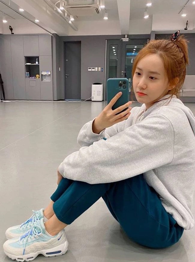 Trước thềm SNSD comeback, cùng tìm ra bí quyết giúp Yoona luôn giữ được vẻ tươi trẻ như thuở debut  - Ảnh 1