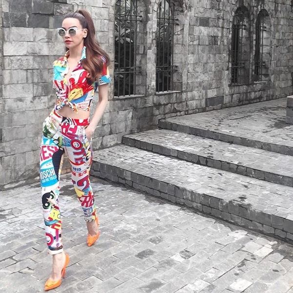 Những set đồ nếu không phải Hồ Ngọc Hà thì chẳng ai dám mặc thử - Ảnh 2