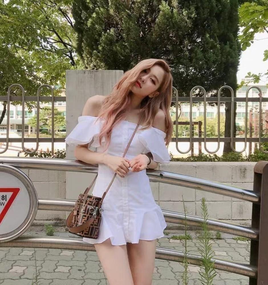 Mặc đẹp thời trang du lịch mùa hè từ 4 cô nàng của BLACKPINK - Ảnh 3