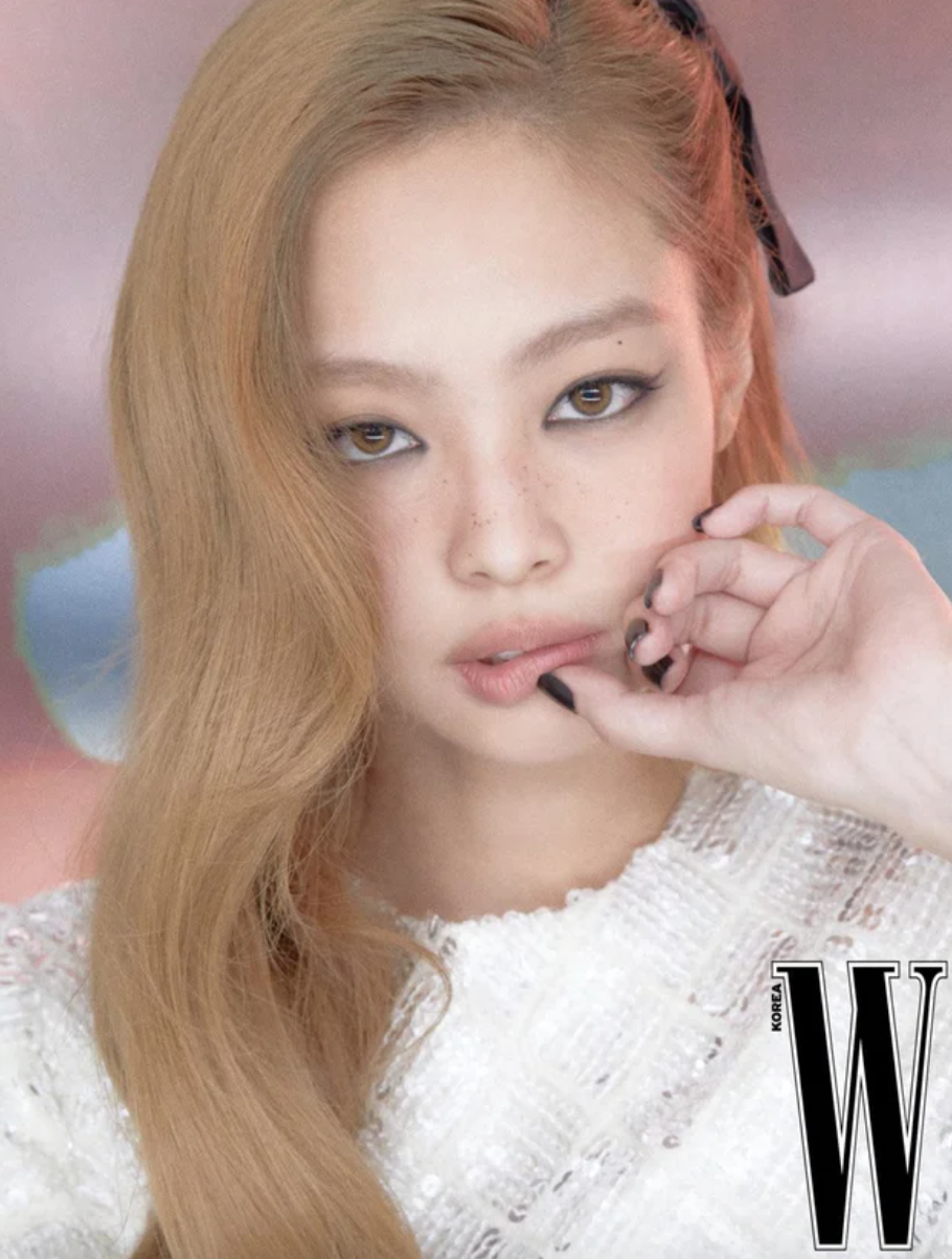 Bí quyết trông thời thượng của BLACKPINK khi đi dự show thời trang: Trang điểm tông khói, mắt đen - Ảnh 5