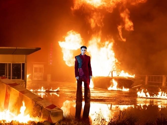 Em trai Sơn Tùng debut với nghệ danh Mono, thời trang ra mắt hợp báo bị chê là 