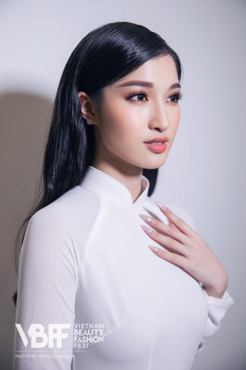 Mệnh danh Á hậu có làn da đẹp nhất Miss World 2022, Phương Nhi từng tự ti vì vết chàm trên trên mặt - Ảnh 1