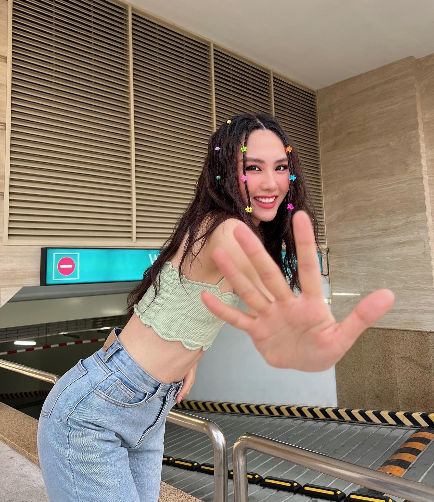 So kè phong cách tân HH Hoàn Vũ và HH Thế Giới Việt Nam: Ngọc Châu quyến rũ, Mai Phương màu sắc - Ảnh 2