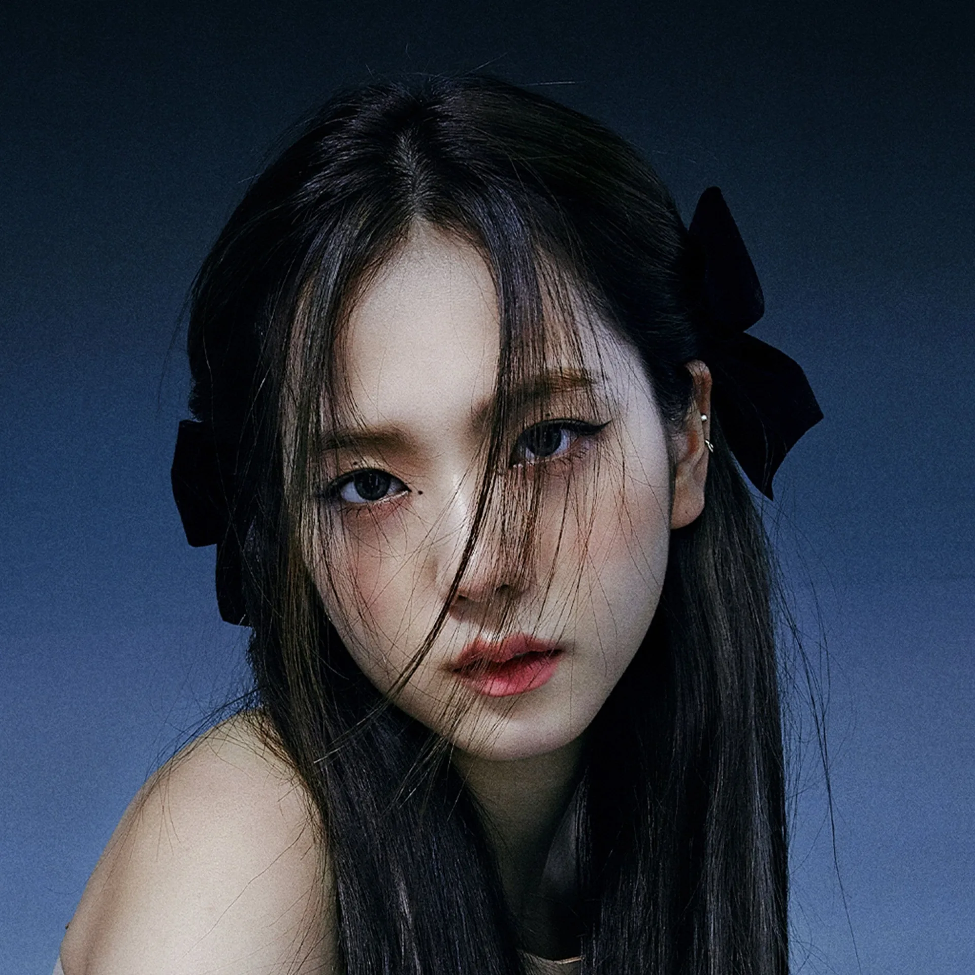 Tóc mái Jennie, nốt ruồi giả Jisoo ở 