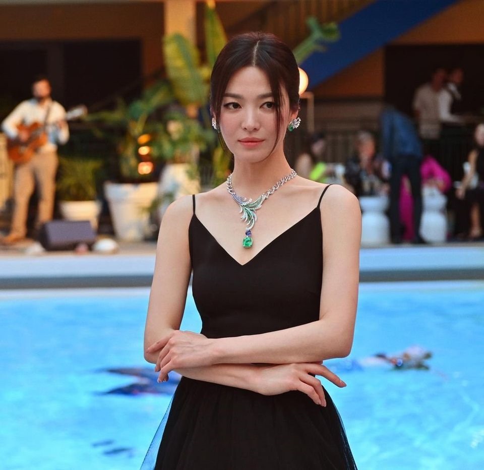 Song Hye Kyo hay để tóc 