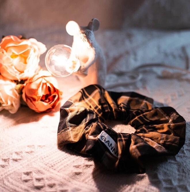 Fan tặng quần áo cho BLACKPINK: được các cô nàng thường xuyên sử dụng, phối đồ street style cực mê - Ảnh 5