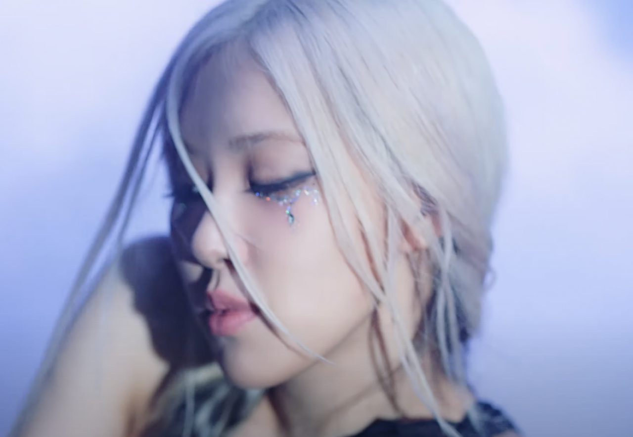 Tổng hợp tất cả những xu hướng làm đẹp từ MV 